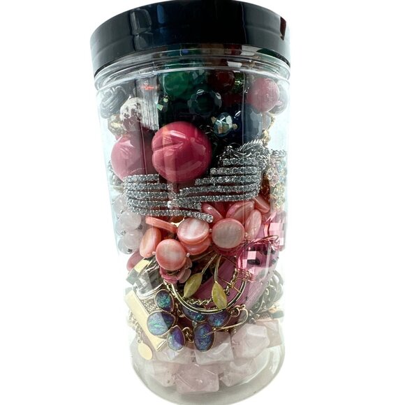 Mystery Jewelry Jar 7 All Wearable Good Quality Pieces 2 Pounds - Picture 3 of 4